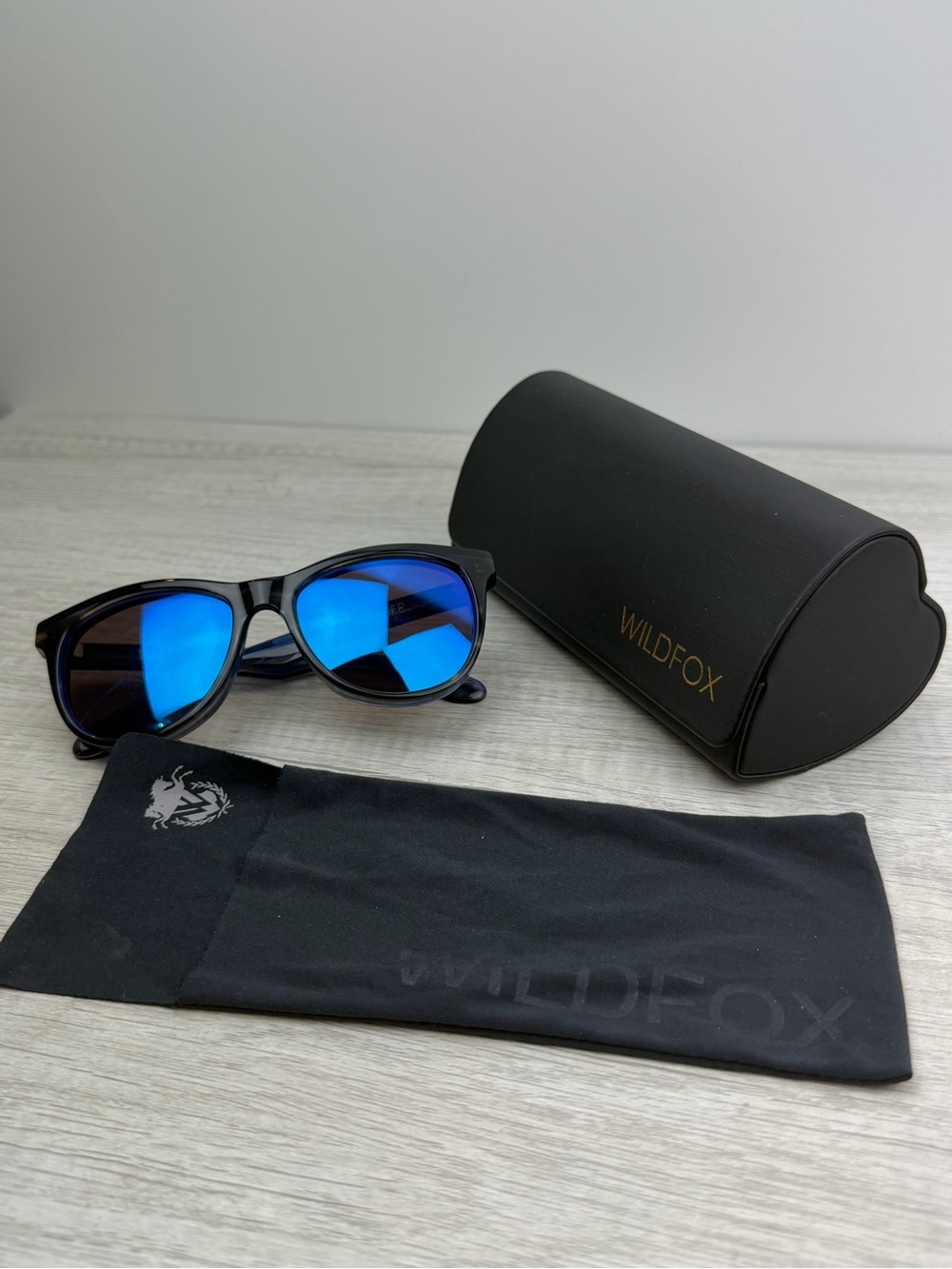 Wildfox Catfarer Sunglasses Blue Mirror Lenses - Picture 10 of 13